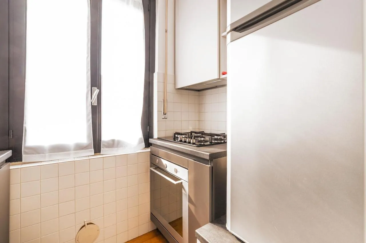 Red Subway Milano Apartment X4