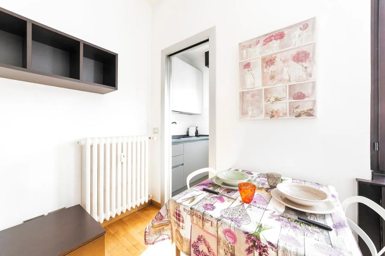 Red Subway Milano Apartment X4  Milan